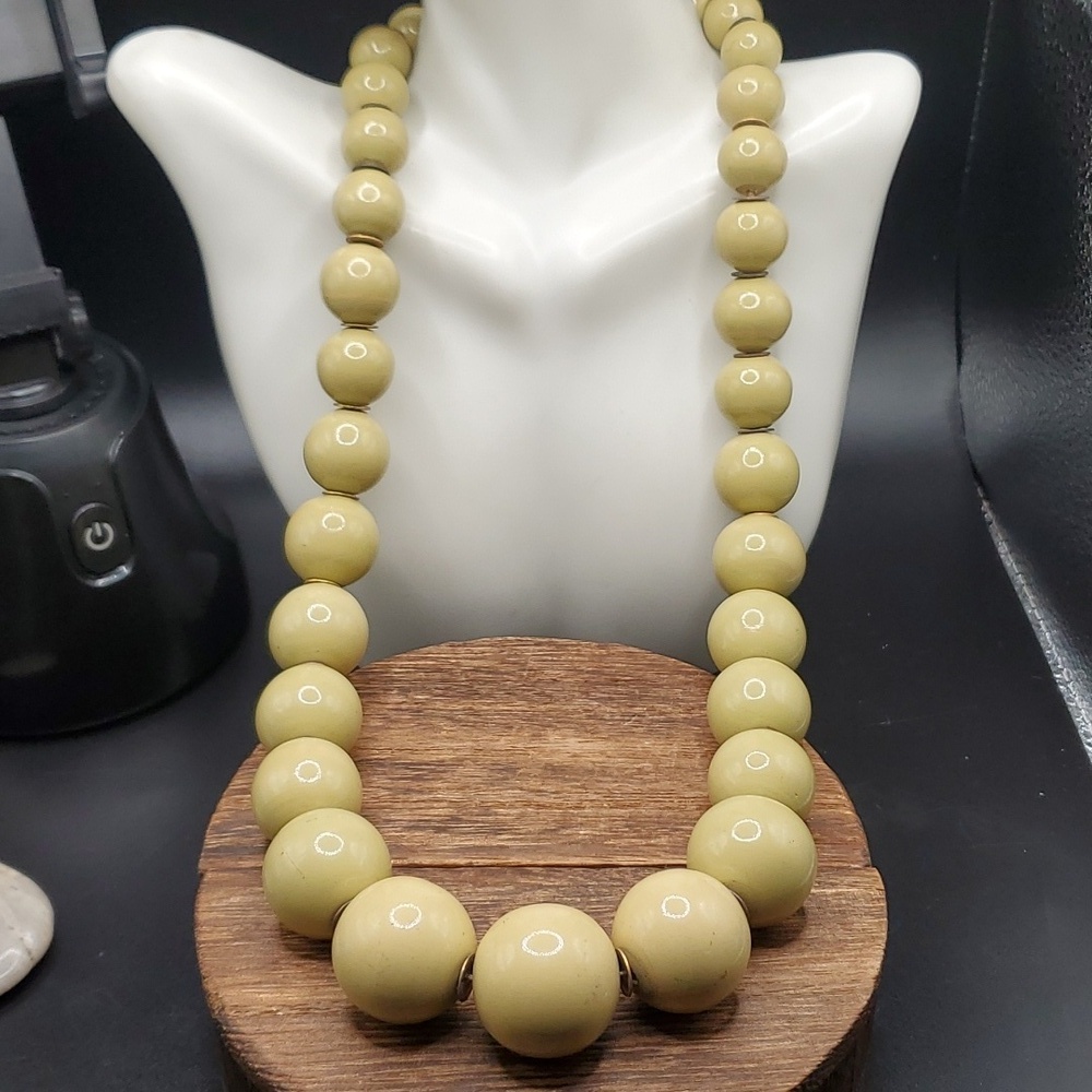 Overflow olive‎ green chunky cascading beaded necklace vintage estate